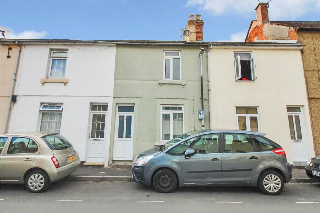 3 bedroom terraced house for sale in Cross Street, Old Town, Swindon, Wiltshire, SN1