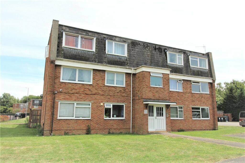 2 bedroom apartment for sale in Kimmeridge Close, Nythe, Swindon, Wiltshire, SN3