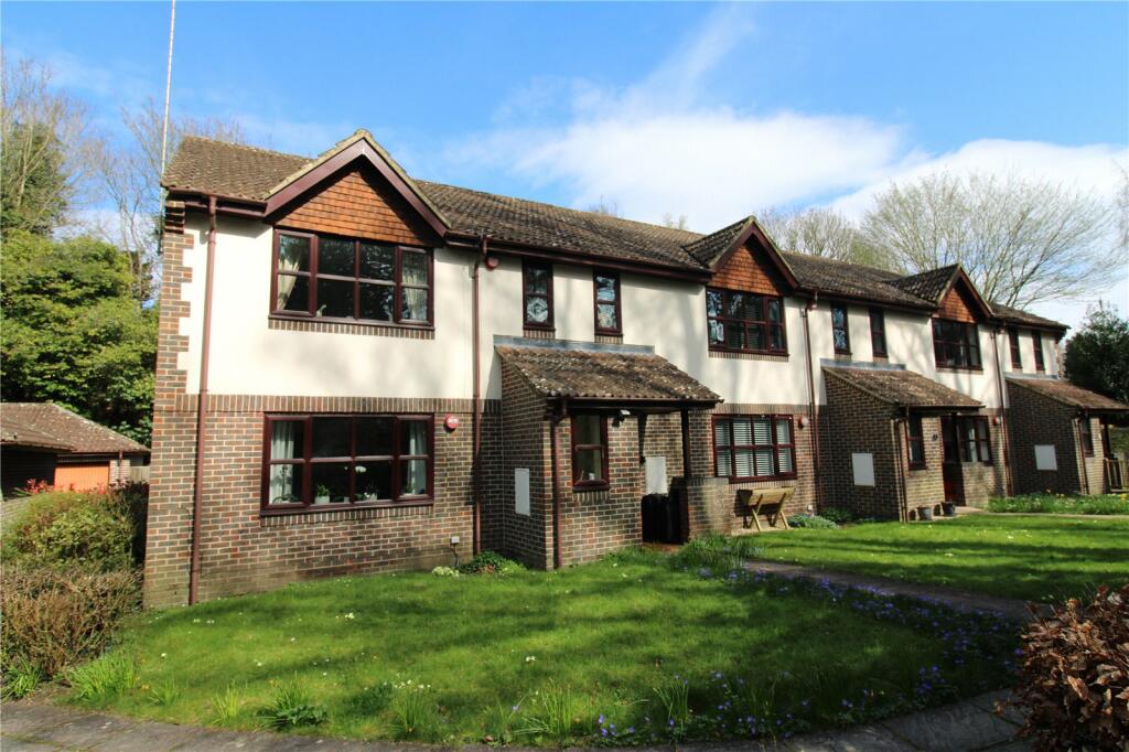2 bedroom apartment for sale in Penfold Gardens, Old Town, Swindon, Wiltshire, SN1
