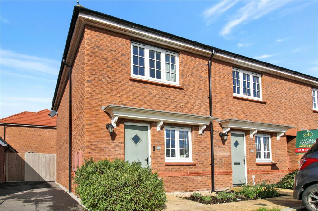 2 bedroom end of terrace house for sale in Rockley Close, Coate, Swindon, Wiltshire, SN3