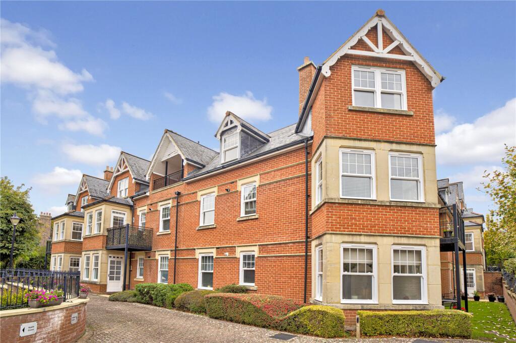 Main image of property: Westlecot Road, Old Town, Swindon, Wiltshire, SN1