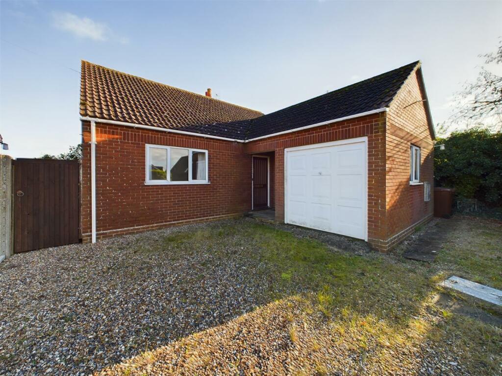 3 bedroom detached bungalow for sale in Burgh Lane, Mattishall, NR20