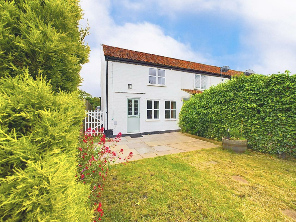 2 bedroom end of terrace house for sale in Southend, Bradenham, Thetford, IP25