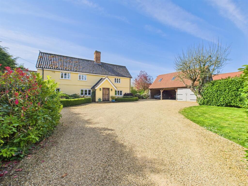 Main image of property: Dereham Road, Mattishall, Dereham