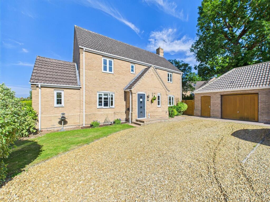 Main image of property: Priors Grove, Yaxham