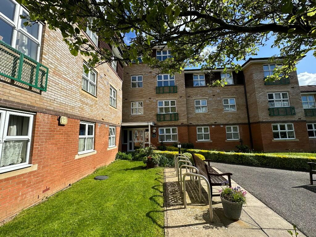 2 bedroom retirement property for sale in Station Close, Potters Bar