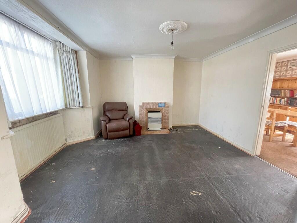 3 bedroom semidetached house for sale in Windmore Avenue, Potters Bar