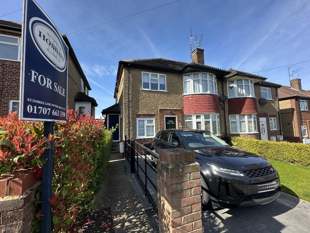 Main image of property: Aberdale Gardens, Potters Bar, Hertfordshire, EN6