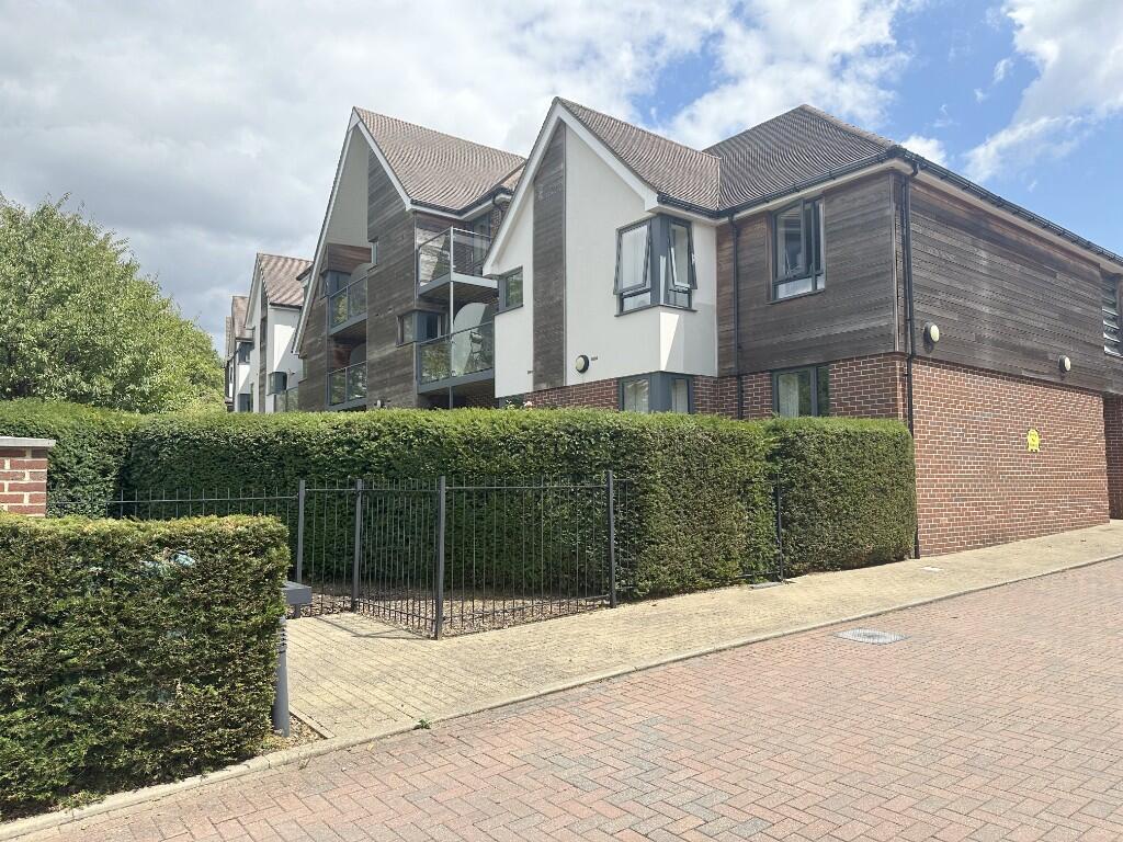 Main image of property: Mandeville Court, Darkes Lane, Potters Bar, Hertfordshire, EN6