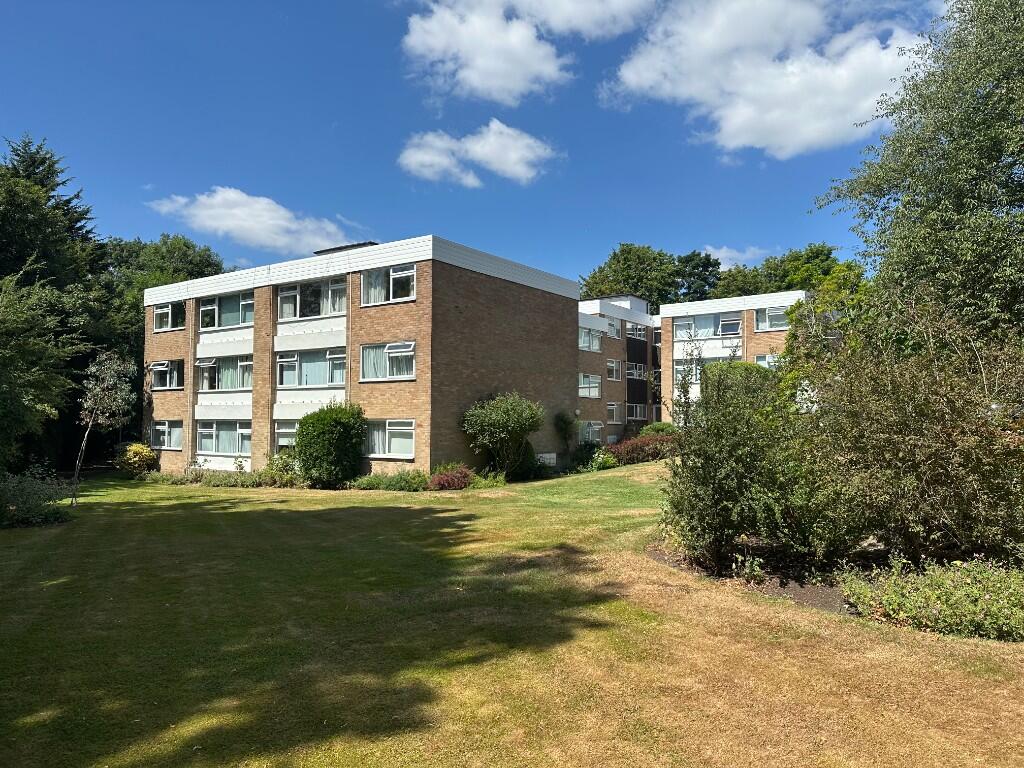 Main image of property: Heathfield Close, Potters Bar, Hertfordshire, EN6