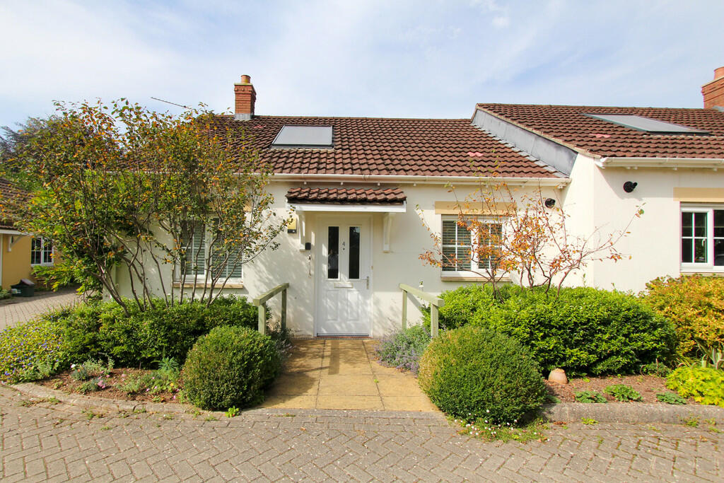 2 bedroom semidetached bungalow for sale in Old Bell Court, Wrington, BS40