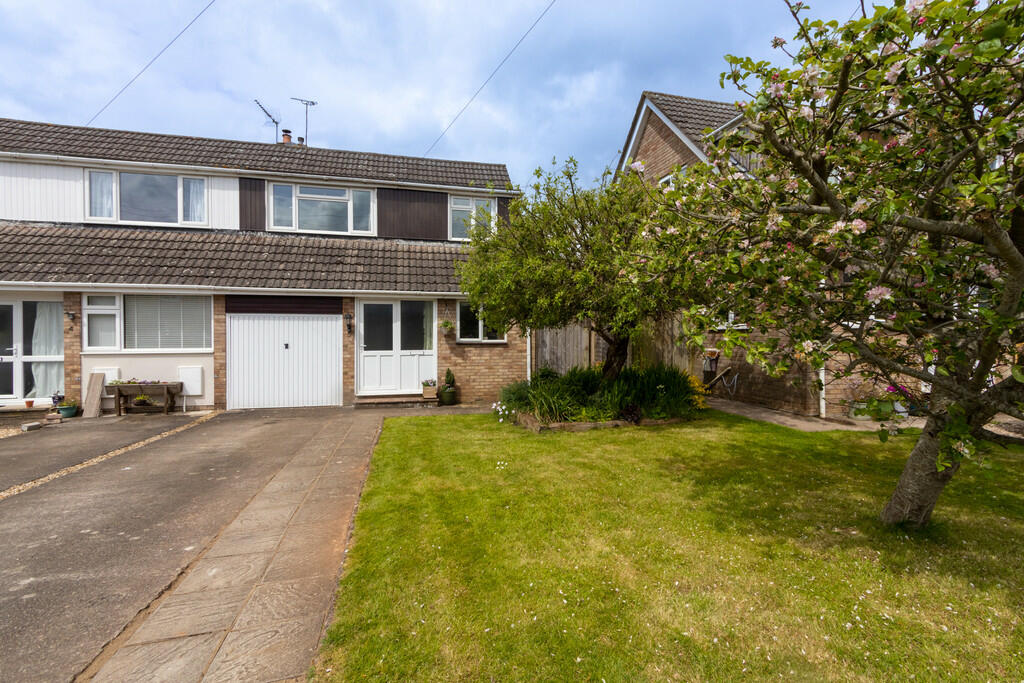 3 bedroom semidetached house for sale in Wrington Mead, Congresbury, BS49