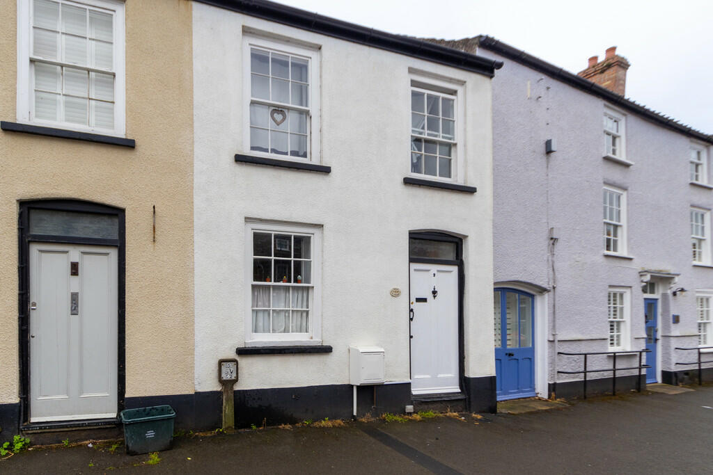 2 bedroom terraced house for rent in Broad Street, Wrington, BS40