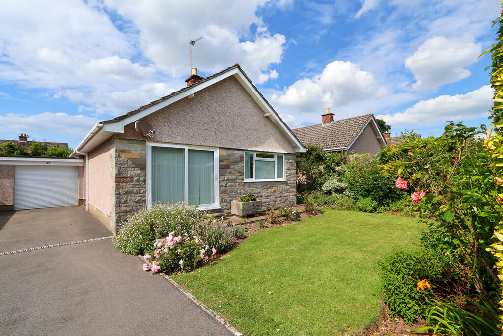 2 bedroom detached bungalow for sale in Rickyard Road, Wrington, BS40