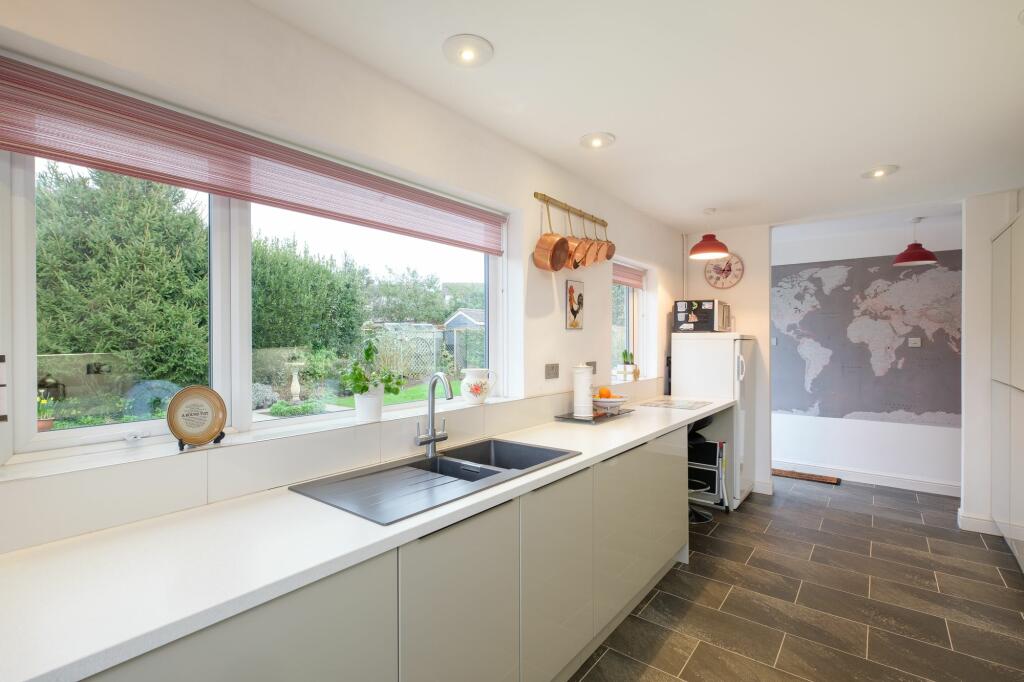 Additional property image - Wrington Lane, Congresbury, BS49