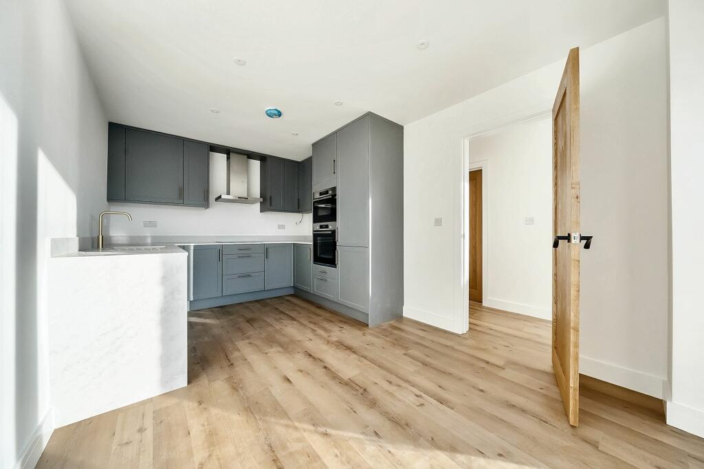 Additional property image - 2 Somerset Court, Brinsea, Congresbury