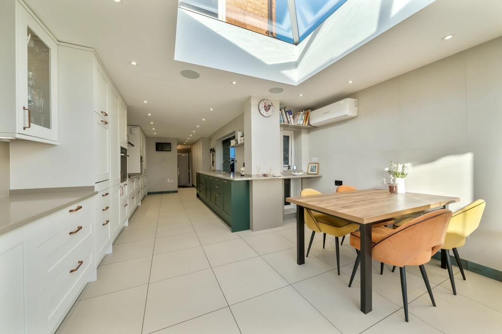 Additional property image - Devonshire Road, Weston-Super-Mare. Ideally Suited for Dual Occupation