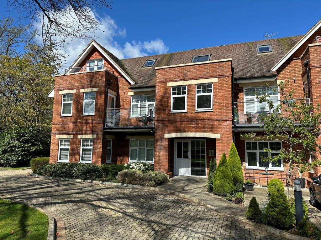 1 bedroom ground floor flat for sale in Crossways, St Marks Road