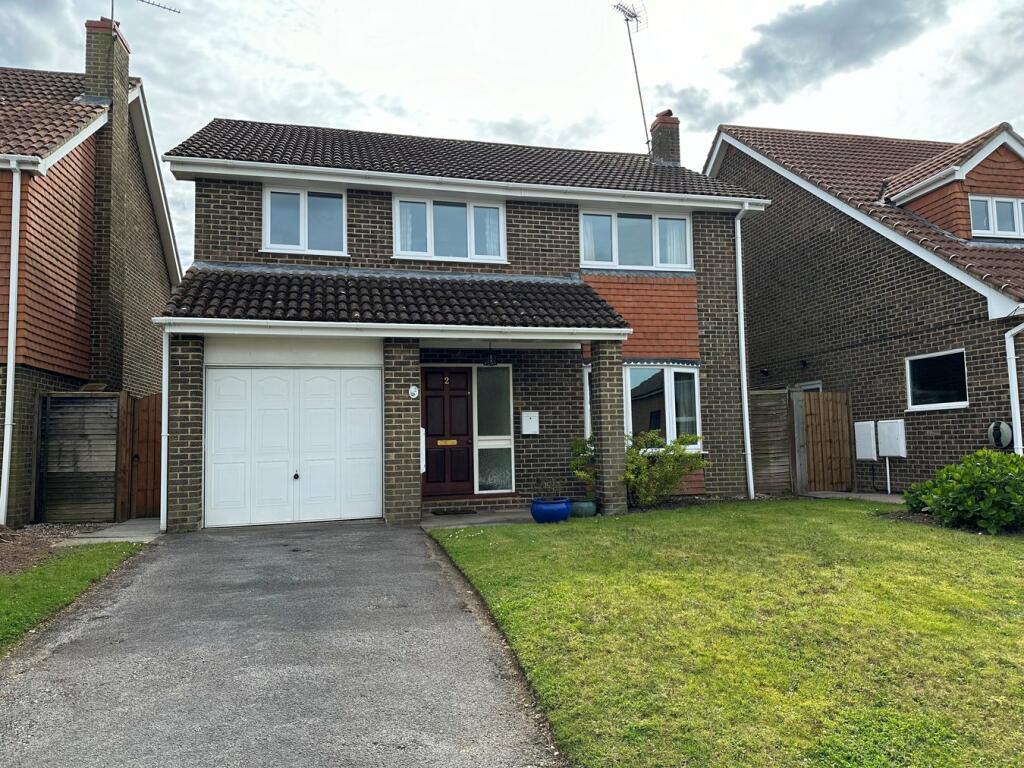 4 bedroom detached house for sale in The Sett, Yateley, GU46