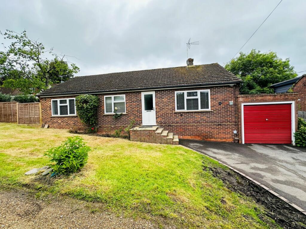 2 bedroom bungalow for rent in Rose Hill, Binfield, RG42