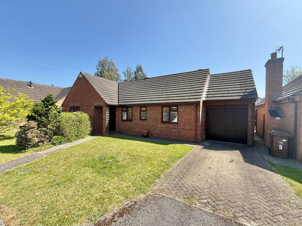 Main image of property: Winch Close, Binfield, Berkshire, RG42
