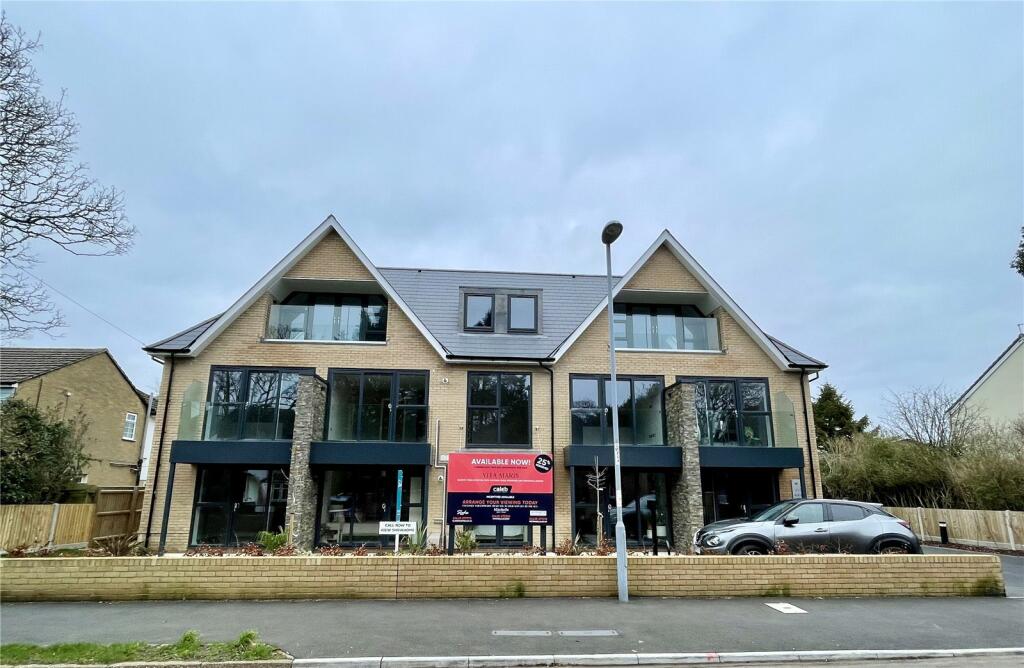 2 bedroom apartment for sale in Wortley Road, Highcliffe On Sea