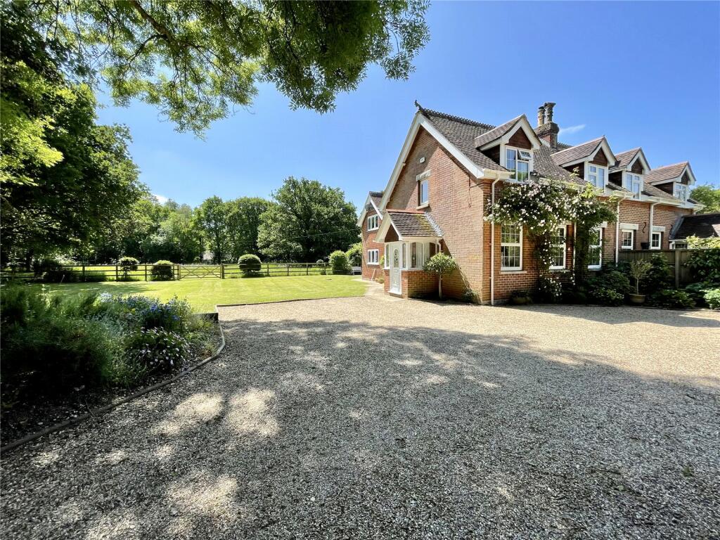 4 bedroom house for sale in Dark Lane, Highcliffe On Sea, Christchurch