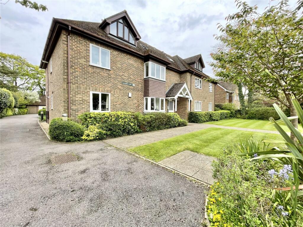 2 bedroom apartment for sale in Wortley Road, Highcliffe On Sea