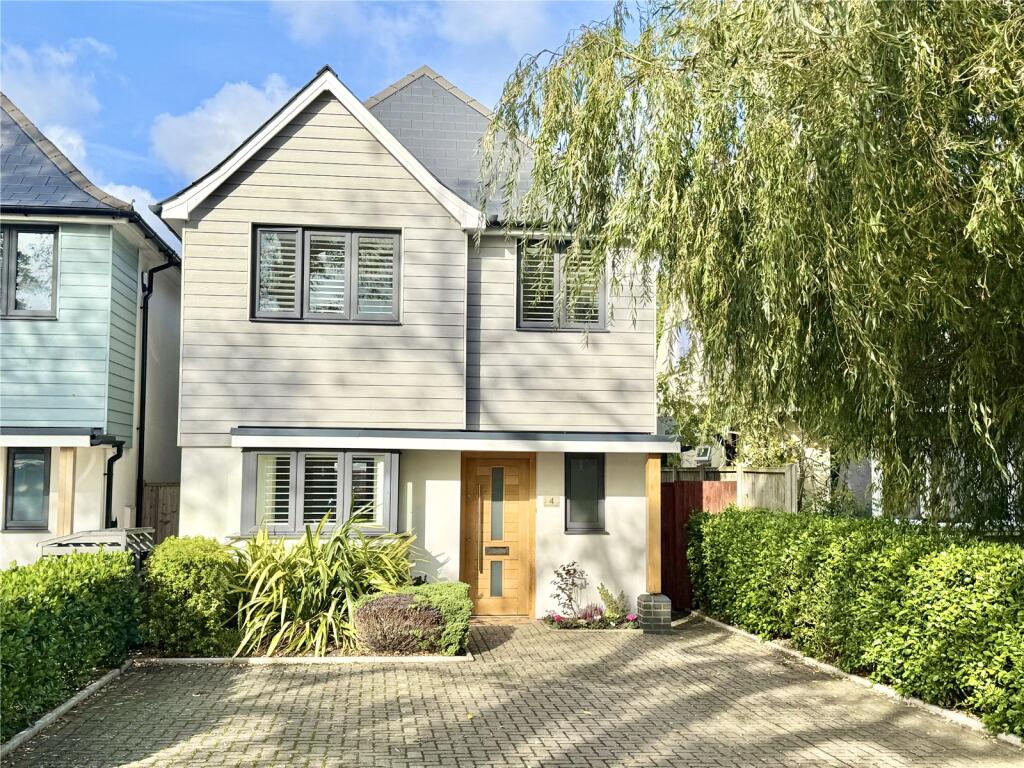 Main image of property: Rose Gardens, Christchurch, Dorset, BH23