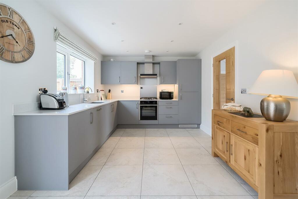 2 bedroom semidetached house for sale in Bath Road, Devizes, SN10