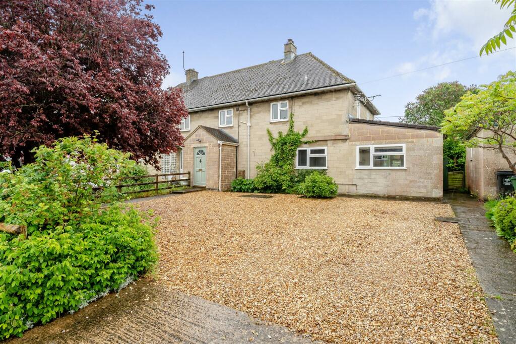 3 bedroom semidetached house for sale in Tower View, Rowde, SN10