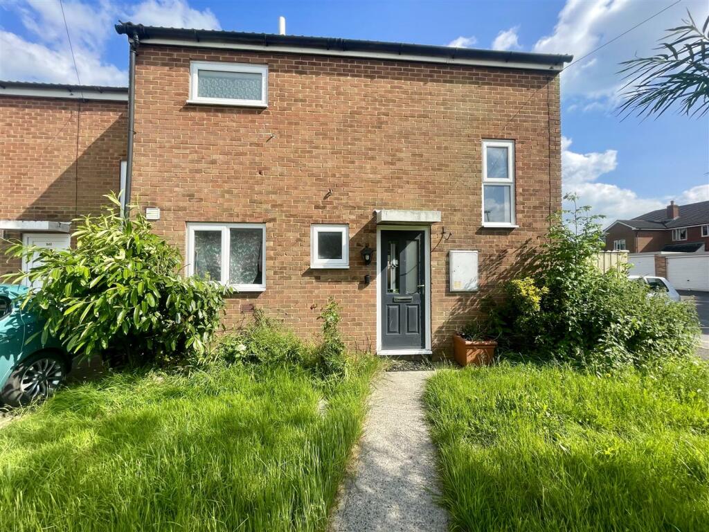 3 bedroom end of terrace house for sale in Waiblingen Way, Devizes, SN10