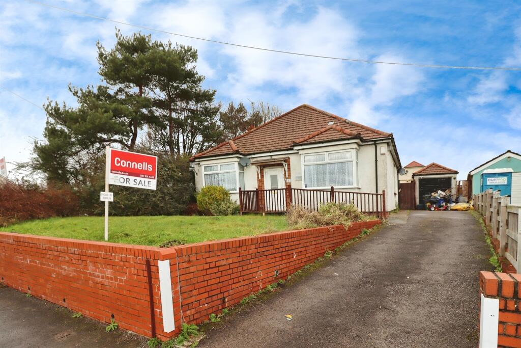 4 bedroom detached bungalow for sale in Stoke Lane, Patchway, Bristol, BS34