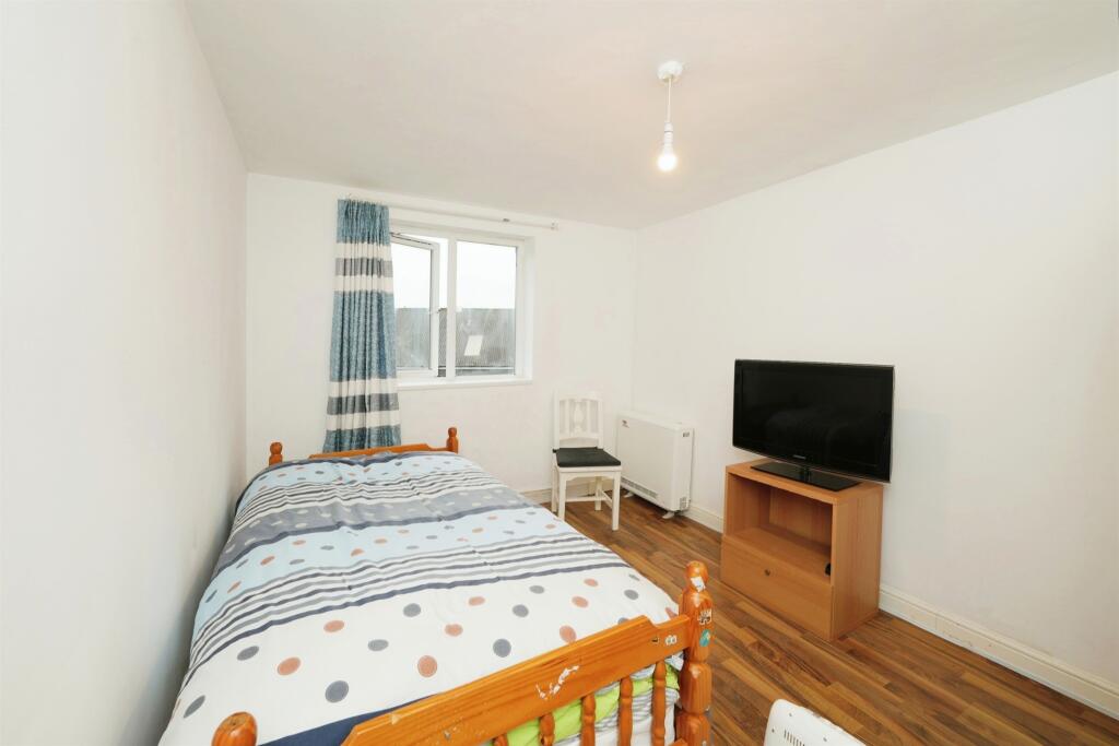 2 bedroom flat