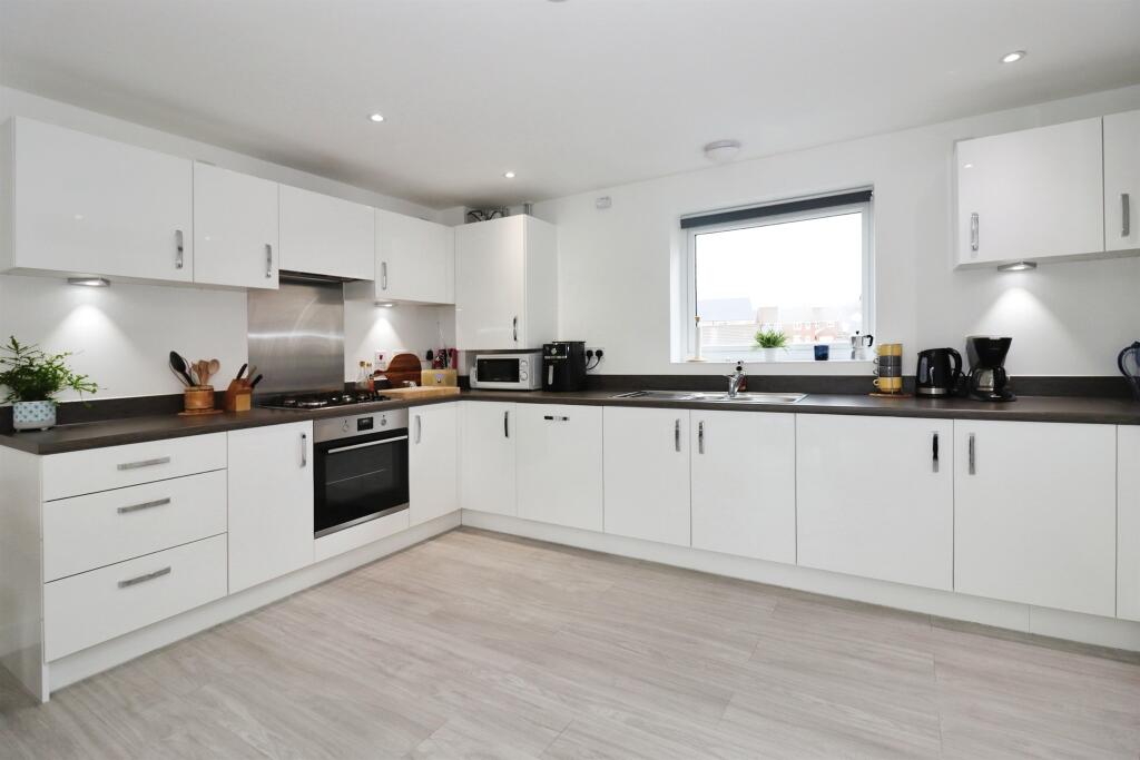 Additional property image - George Salt Close, Bristol