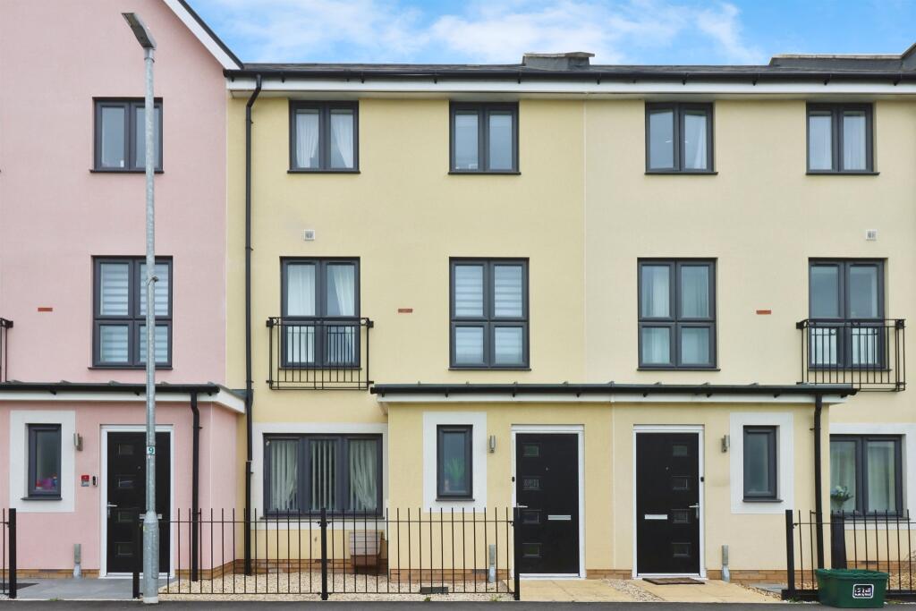 Main image of property: Gauting Road, Patchway, Bristol