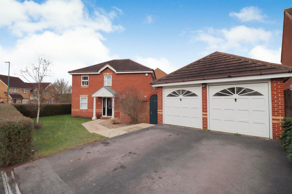 4 bedroom detached house for sale in Guest Avenue, Emersons Green