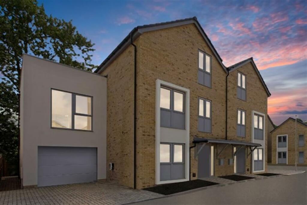 Additional property image - Manor Gardens, Bristol