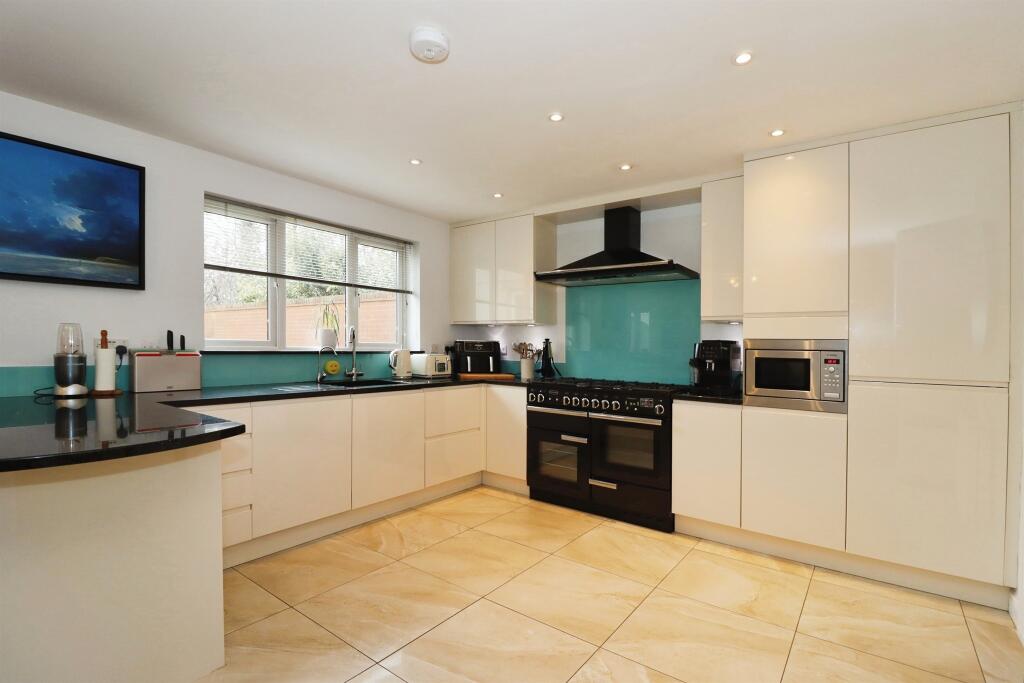 Additional property image - The Pines, Mangotsfield, Bristol