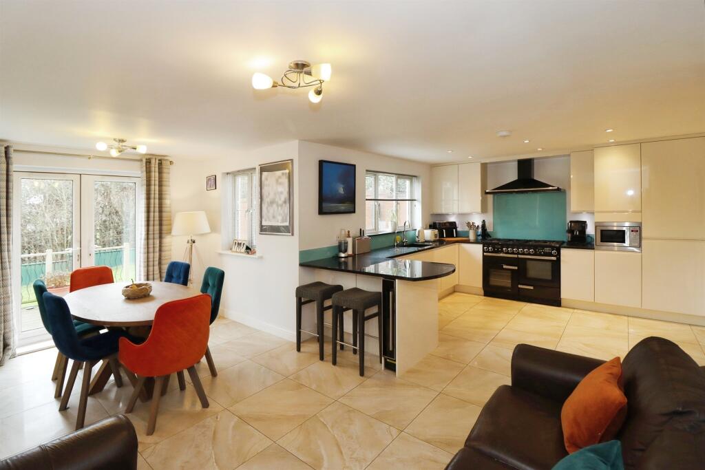 Additional property image - The Pines, Mangotsfield, Bristol