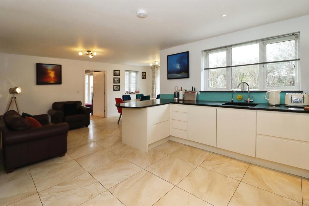 Additional property image - The Pines, Mangotsfield, Bristol