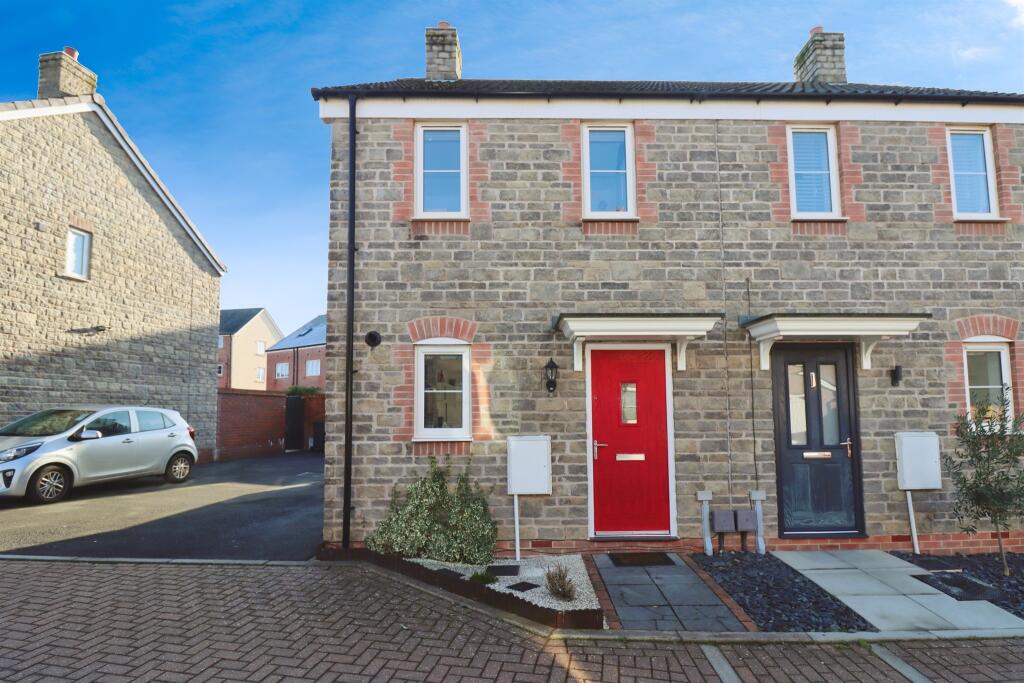 Main image of property: Daffodil Way, Emersons Green, Bristol