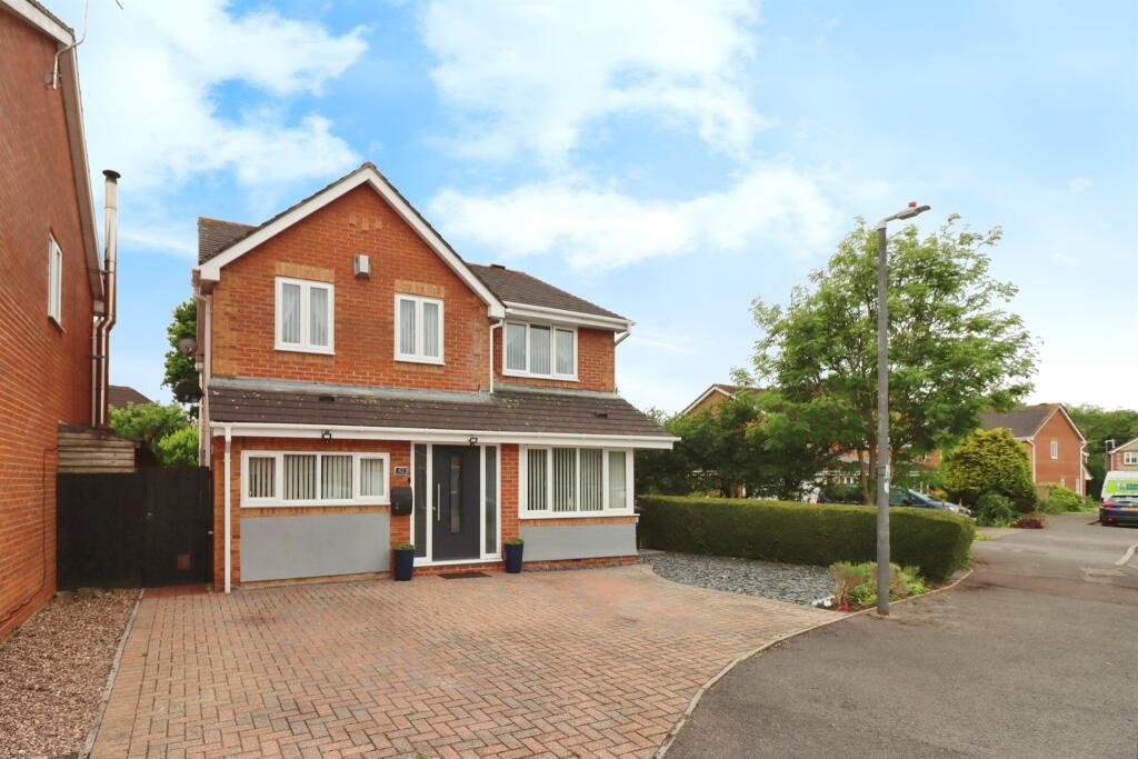 4 bedroom detached house for sale in Lower Moor Road, Yate, Bristol, BS37