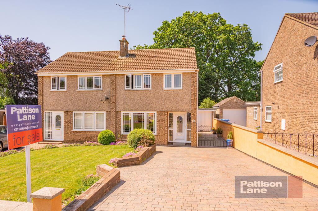 3 bedroom semidetached house for sale in Kylesku Crescent, Kettering, NN15