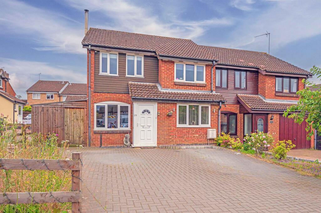 3 bedroom semidetached house for sale in Sandpiper Close, Burton