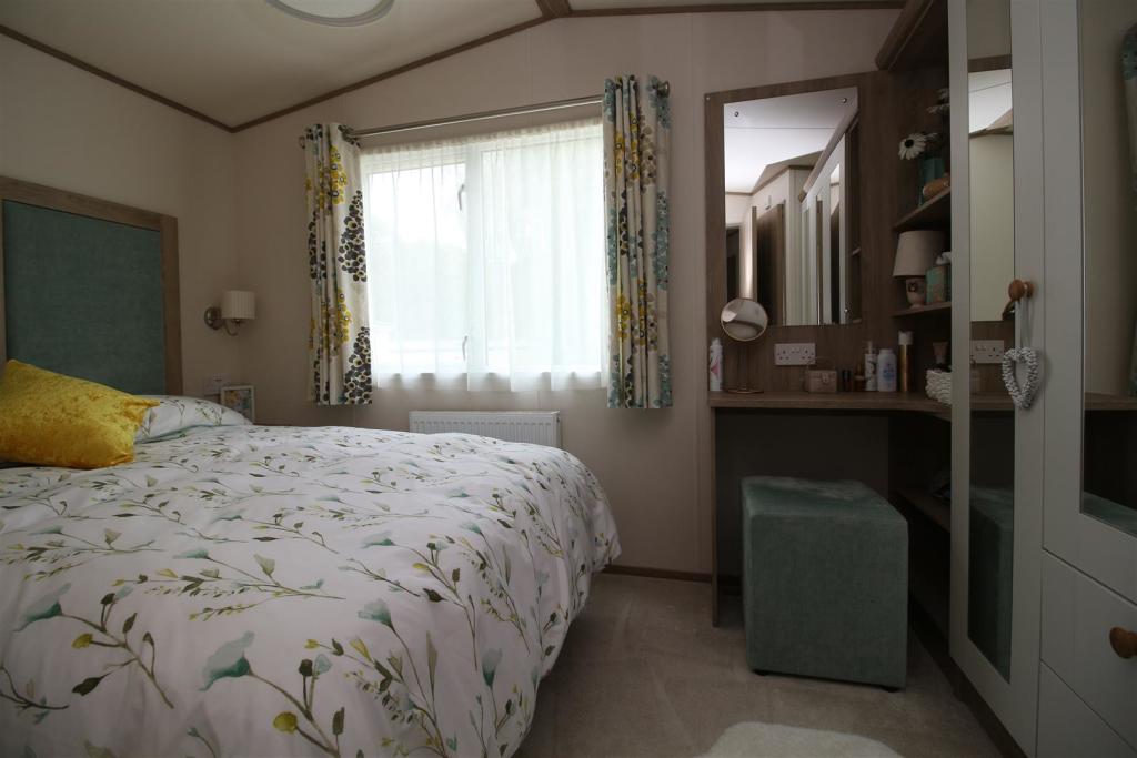 3 bedroom property for sale in Hoburne Bashley, Sway Road, New Milton