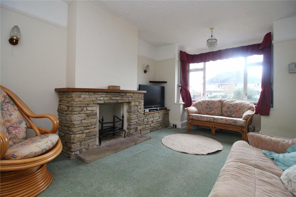 3 bedroom detached house for sale in Gore Road, New Milton, Hampshire, BH25