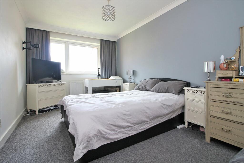 2 bedroom apartment for sale in Fremington Court, Herbert Road, New Milton, Hampshire, BH25
