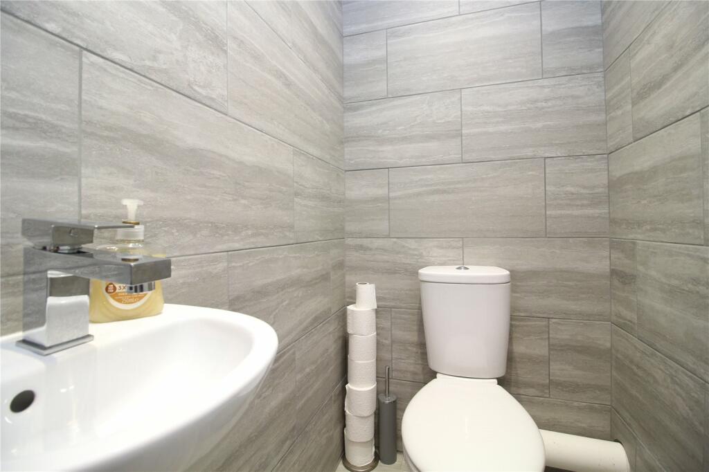 2 bedroom apartment for sale in Fremington Court, Herbert Road, New Milton, Hampshire, BH25