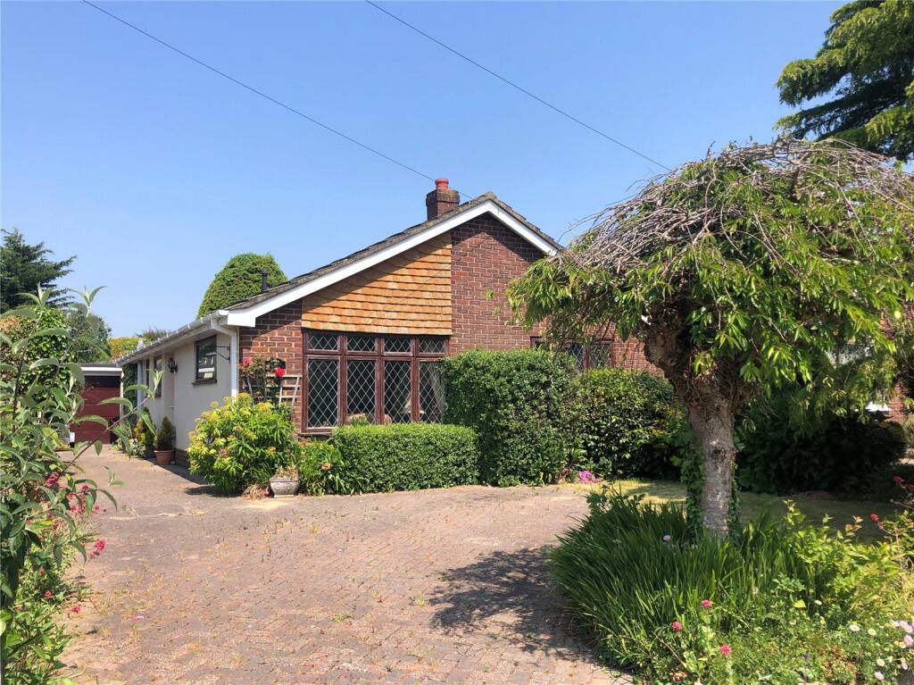 3 bedroom bungalow for sale in Rosewood Gardens, New Milton, Hampshire